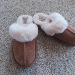 New UGG Unisex-Cozy Ii Slipper Youth size 5